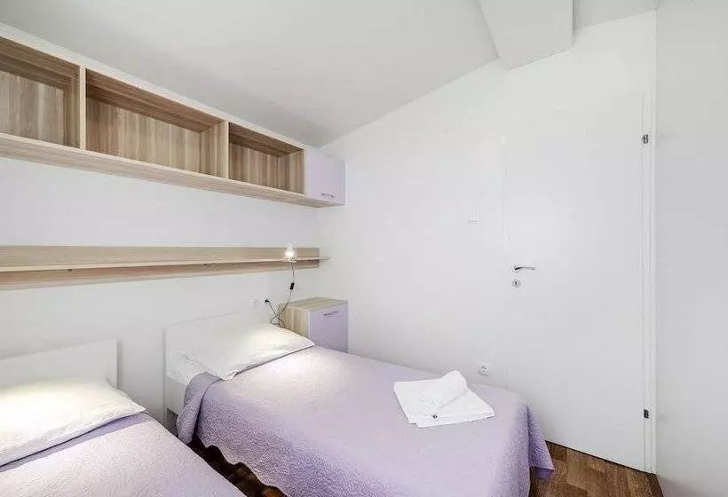 Hotelli Olive Garden Camp Resort