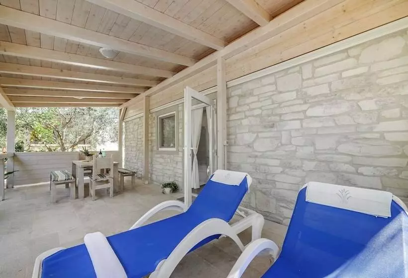 Hotelli Olive Garden Camp Resort