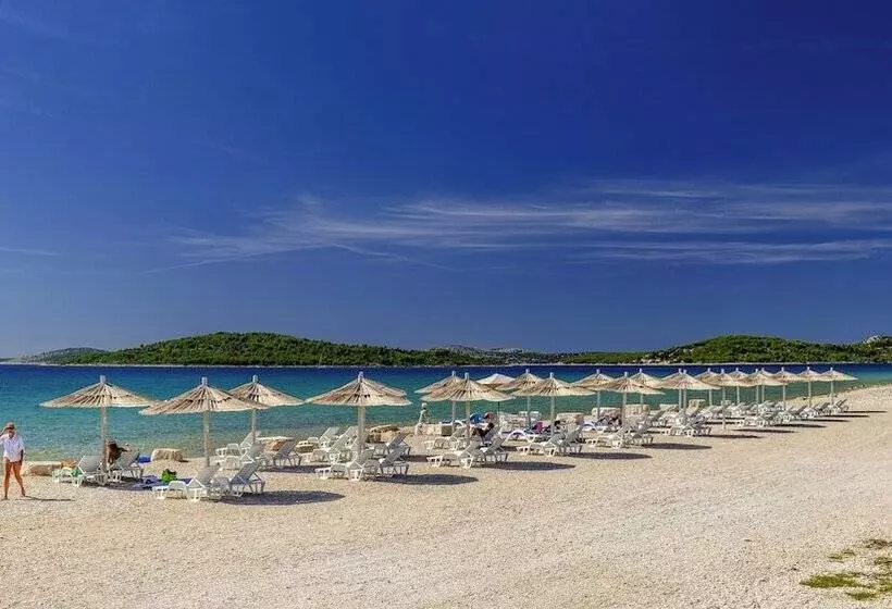 Hotelli Olive Garden Camp Resort