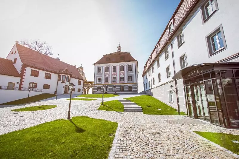 Hotelli Schloss Leitheim