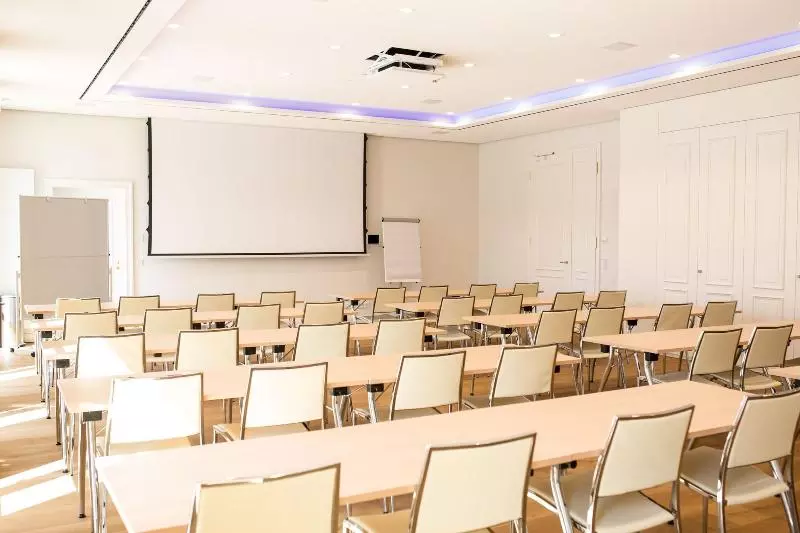 Hotelli Schloss Leitheim