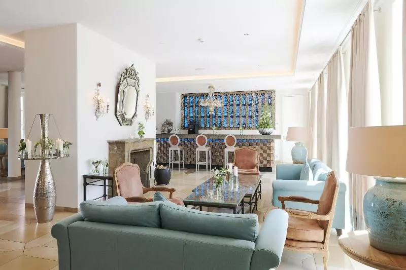 Hotelli Schloss Leitheim