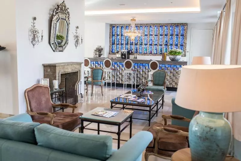 Hotelli Schloss Leitheim