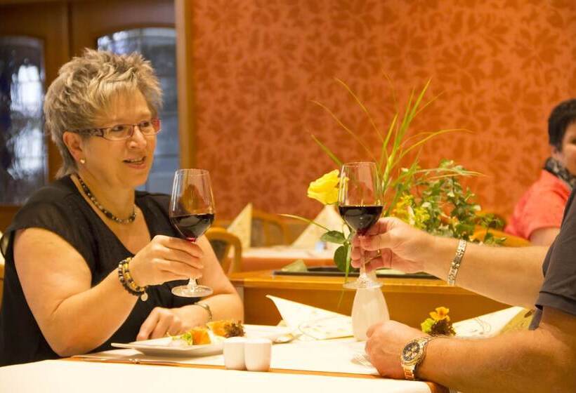 בית מלון כפרי Zur Neroburg