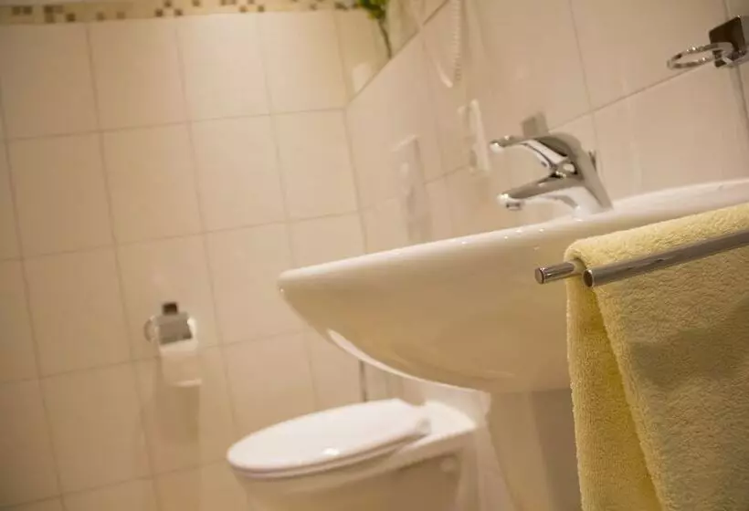 Hotelli Zur Neroburg