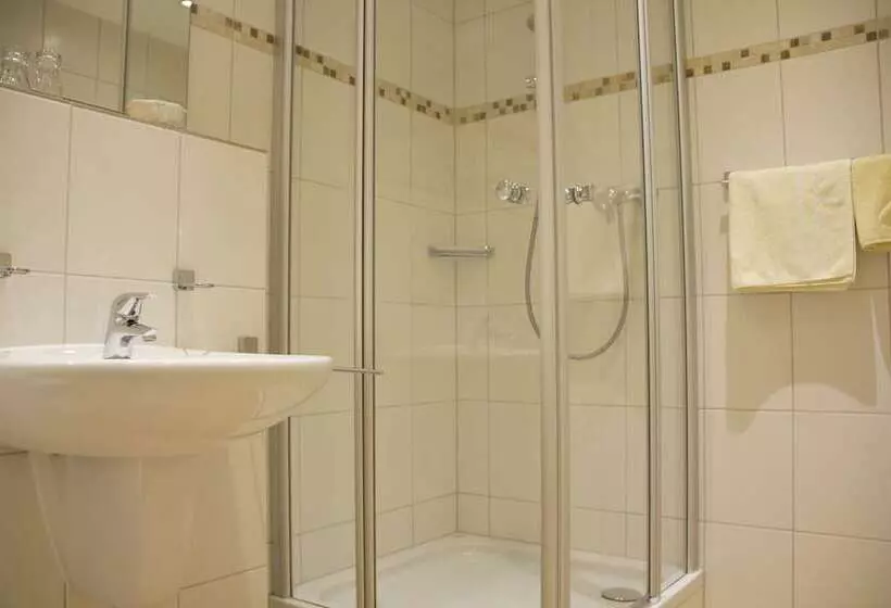 Hotelli Zur Neroburg