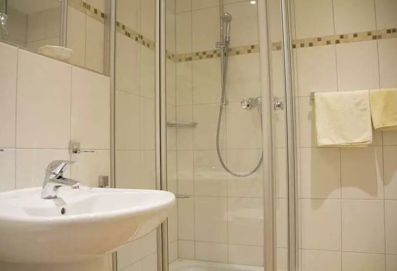 Hotelli Zur Neroburg