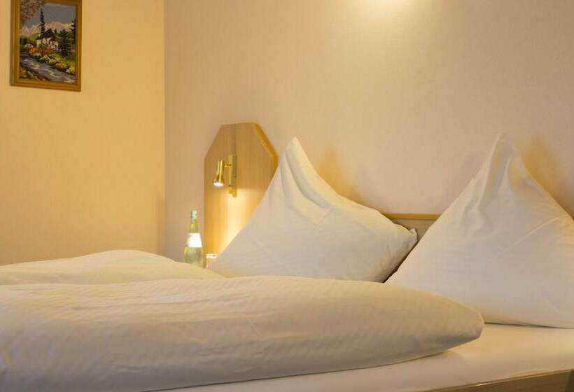 בית מלון כפרי Zur Neroburg