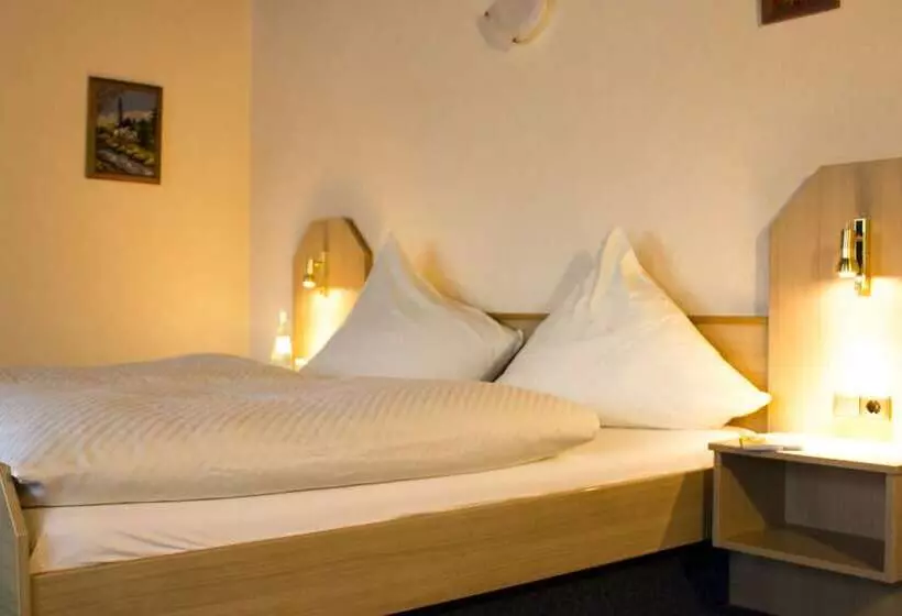 Hotelli Zur Neroburg