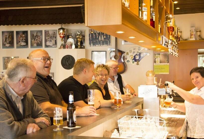 בית מלון כפרי Zur Neroburg