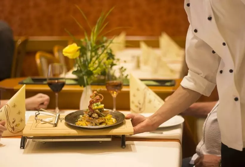 Hotelli Zur Neroburg