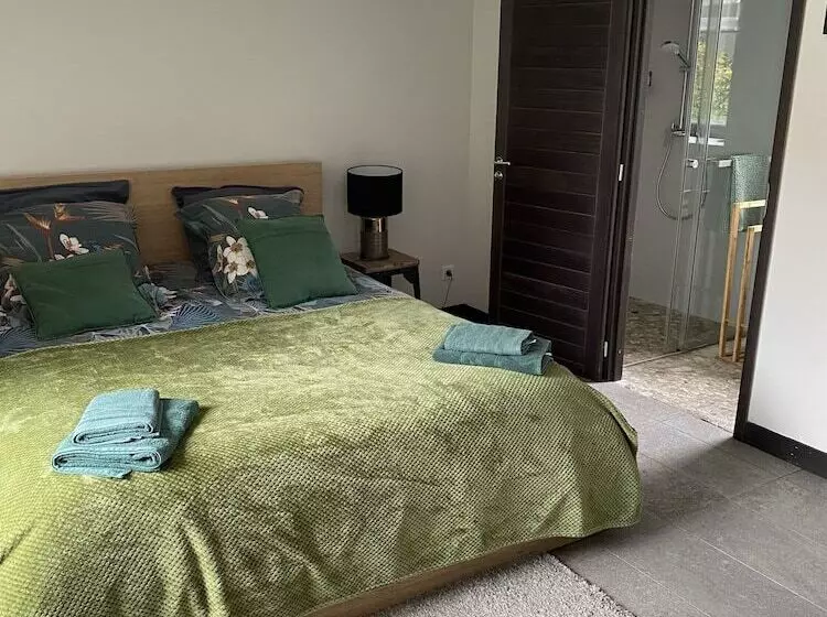 ペンション Aux Herbes Hautes