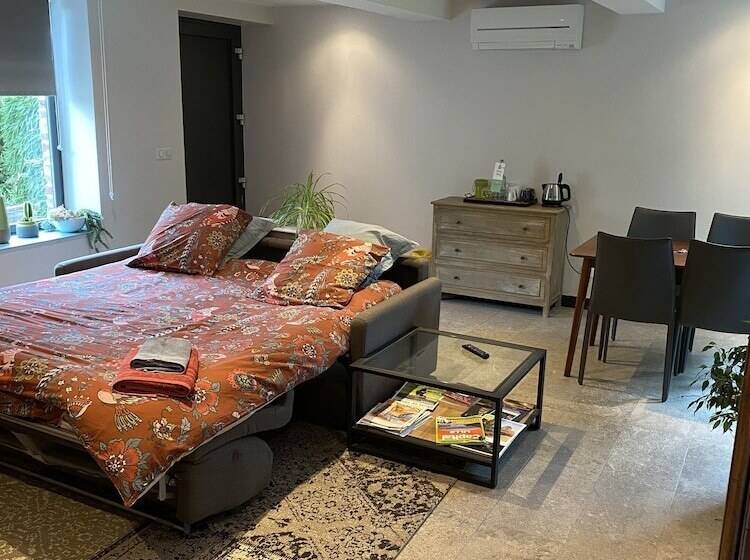 膳宿费 Aux Herbes Hautes