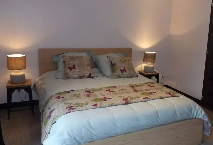 ペンション Aux Herbes Hautes