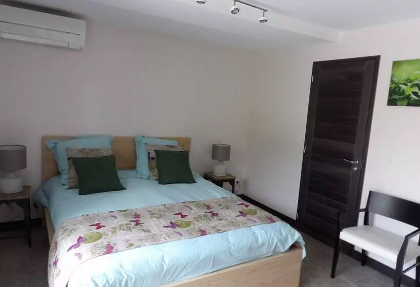 ペンション Aux Herbes Hautes