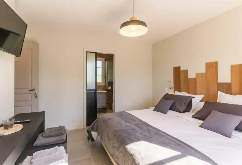 ペンション Chambres Le Tirel