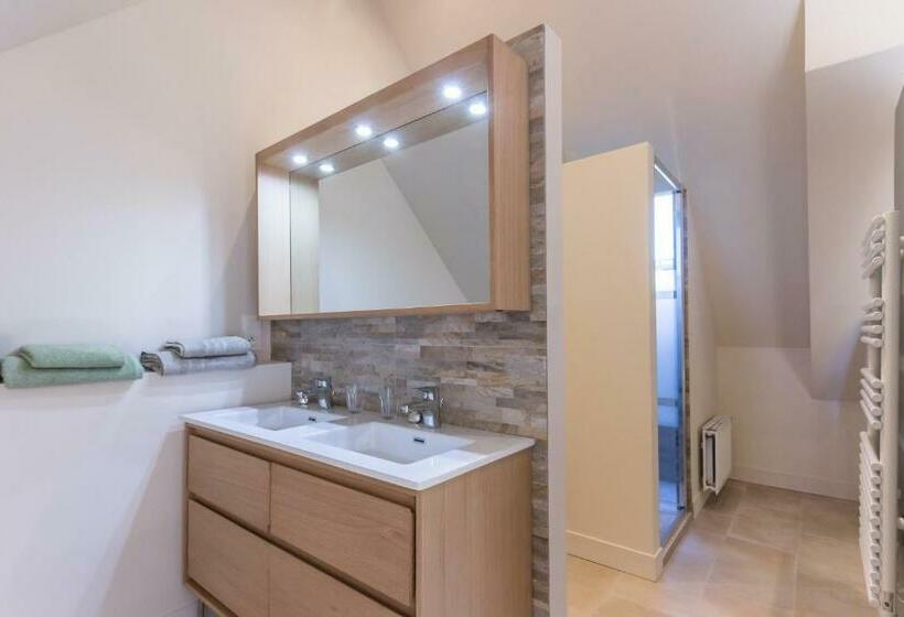 פנסיון Chambres Le Tirel