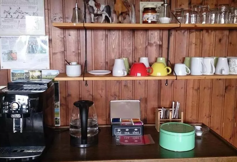 Majatalo Gästehaus Burgwald Trekking