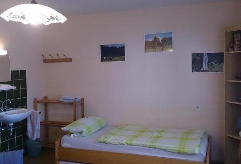 פנסיון Gästehaus Burgwald Trekking