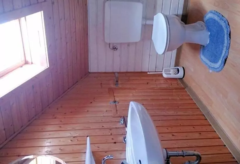 Majatalo Gästehaus Burgwald Trekking