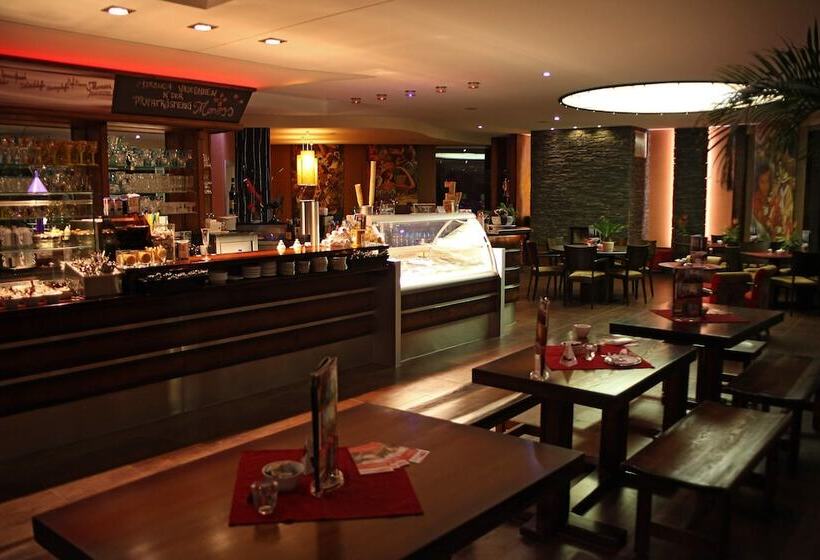 بنسيون Moness Hotel Und Kaffeerösterei