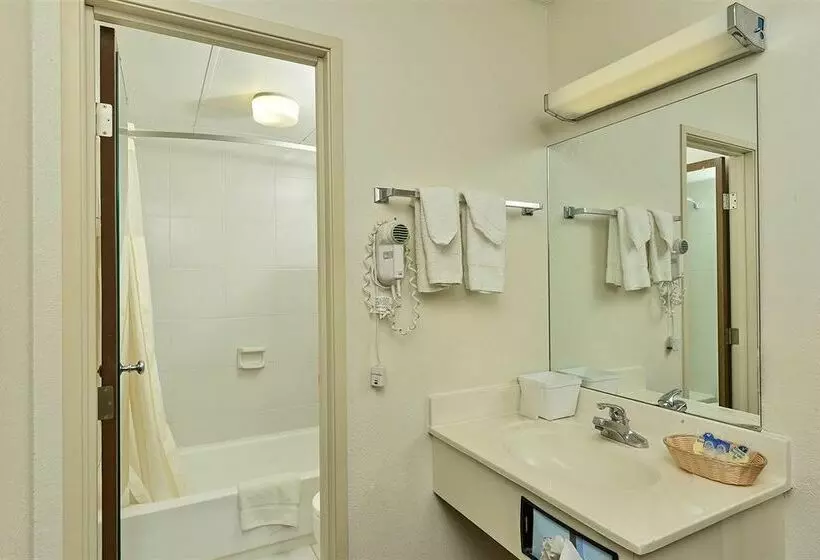 בית מלון כפרי Omaha Travelodge