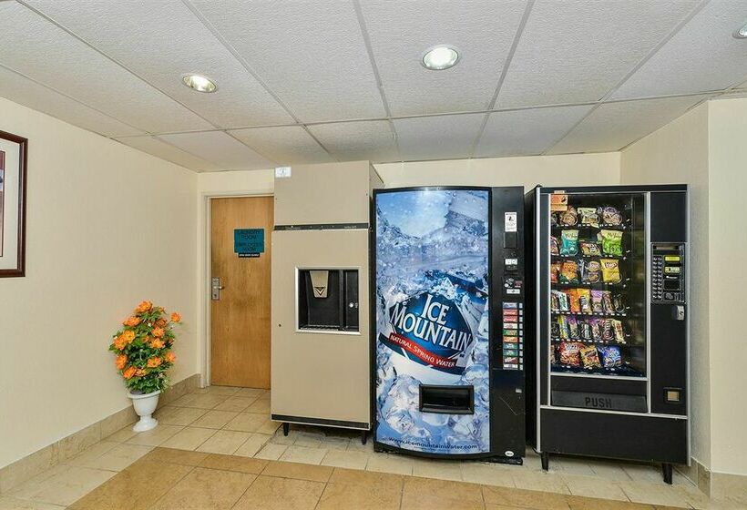 هتل Omaha Travelodge