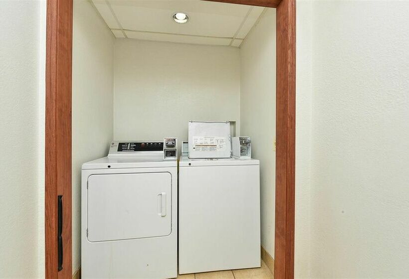 هتل Omaha Travelodge