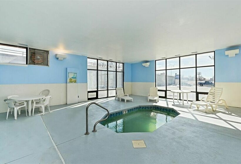 هتل Omaha Travelodge