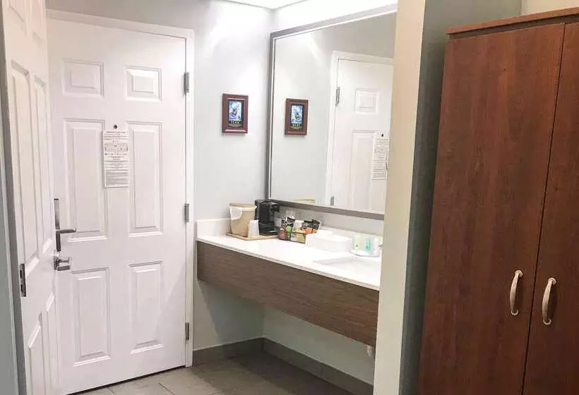 בית מלון כפרי Quality Inn