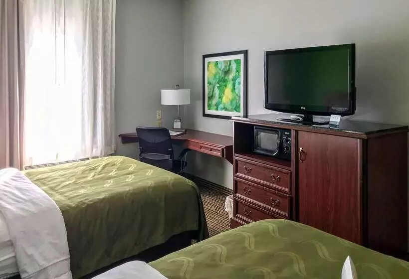 בית מלון כפרי Quality Inn