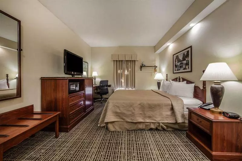 בית מלון כפרי Quality Inn