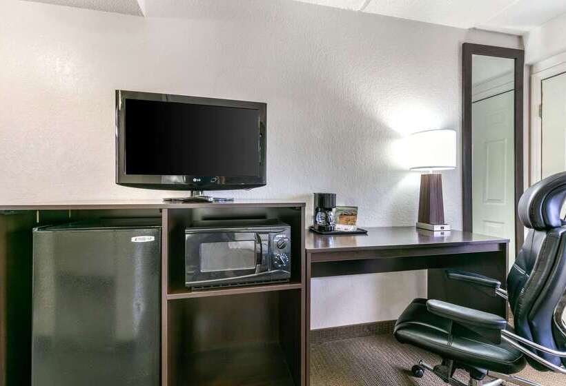 فندق Sleep Inn & Suites Near Sports World Blvd