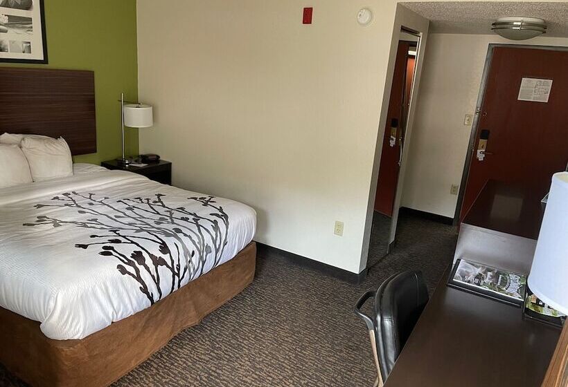 فندق Sleep Inn & Suites Near Sports World Blvd