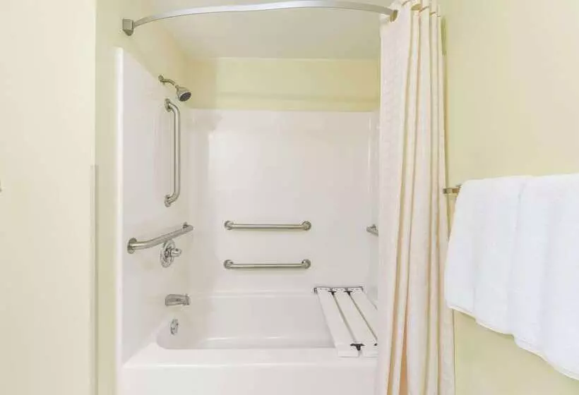 בית מלון כפרי Super 8 By Wyndham Burleson Fort Worth Area