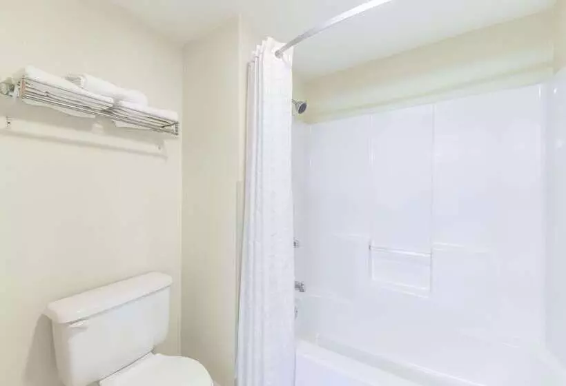 בית מלון כפרי Super 8 By Wyndham Burleson Fort Worth Area