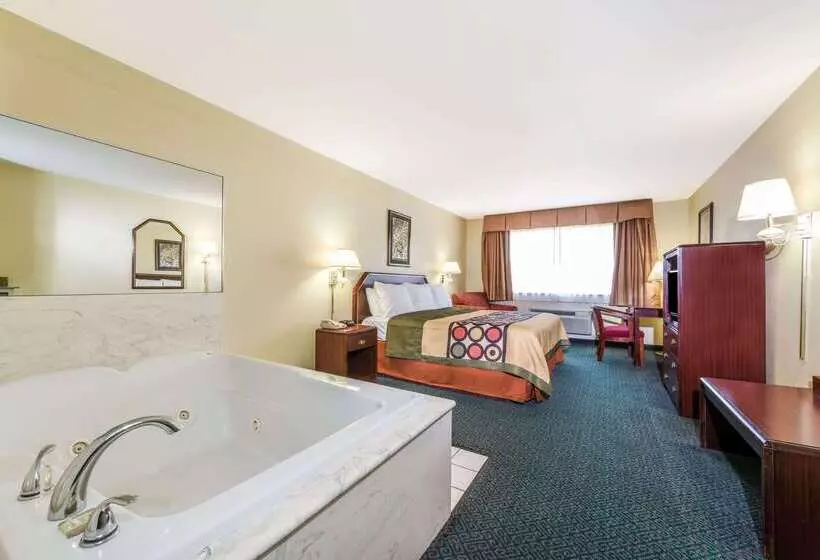 בית מלון כפרי Super 8 By Wyndham Burleson Fort Worth Area