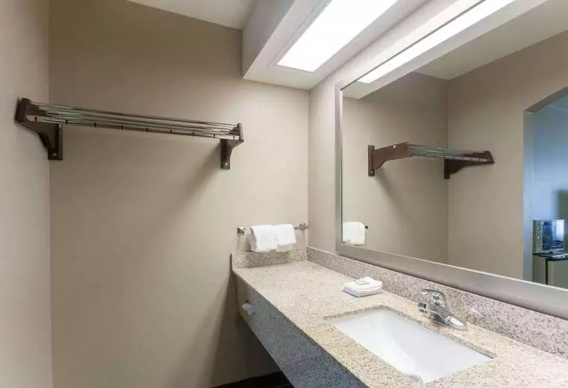 בית מלון כפרי Super 8 By Wyndham Clarksville Northeast