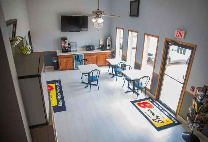 هتل Super 8 By Wyndham Mountain Home