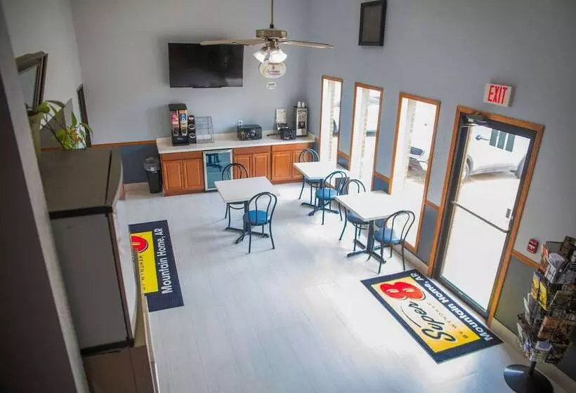 هتل Super 8 By Wyndham Mountain Home