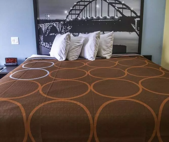 هتل Super 8 By Wyndham Mountain Home