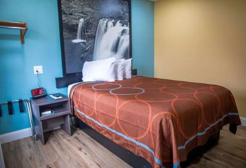 هتل Super 8 By Wyndham Mountain Home