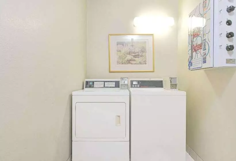 ホテル Super 8 By Wyndham Pontoon Beach Il/st. Louis Mo Area