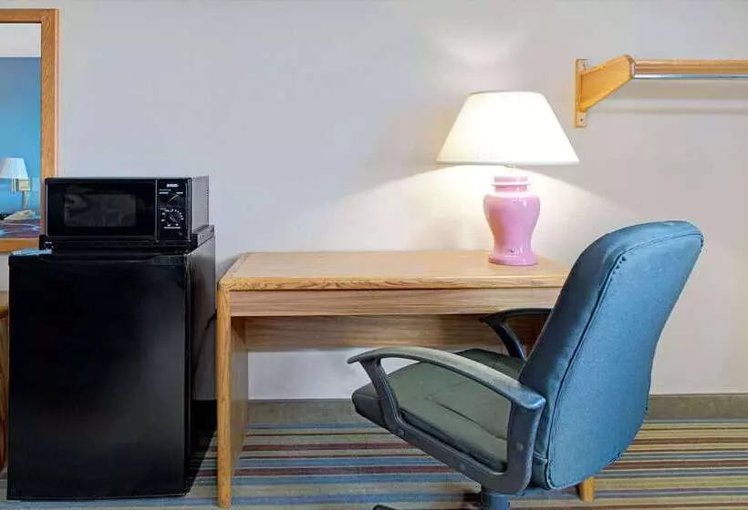 ホテル Super 8 By Wyndham Pontoon Beach Il/st. Louis Mo Area