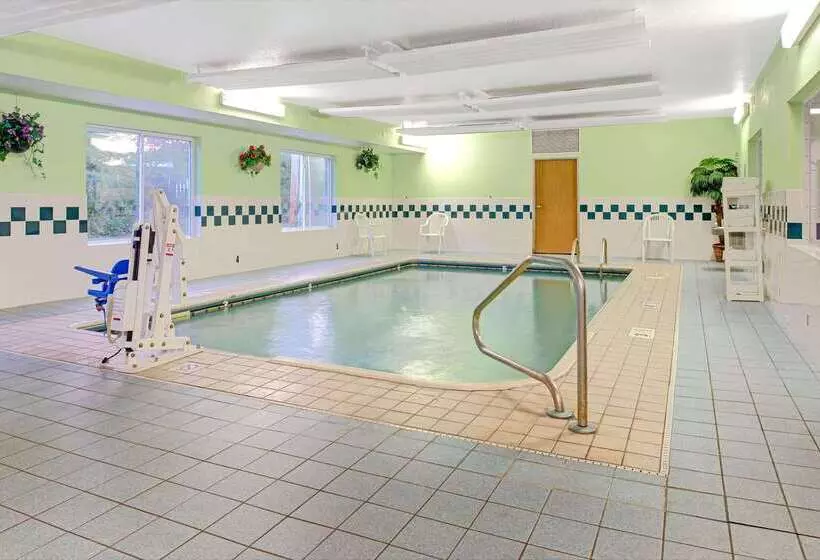 ホテル Super 8 By Wyndham Pontoon Beach Il/st. Louis Mo Area