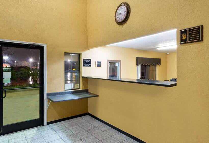 בית מלון כפרי Super 8 By Wyndham San Antonio/riverwalk Area