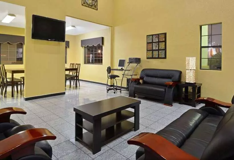 בית מלון כפרי Super 8 By Wyndham San Antonio/riverwalk Area