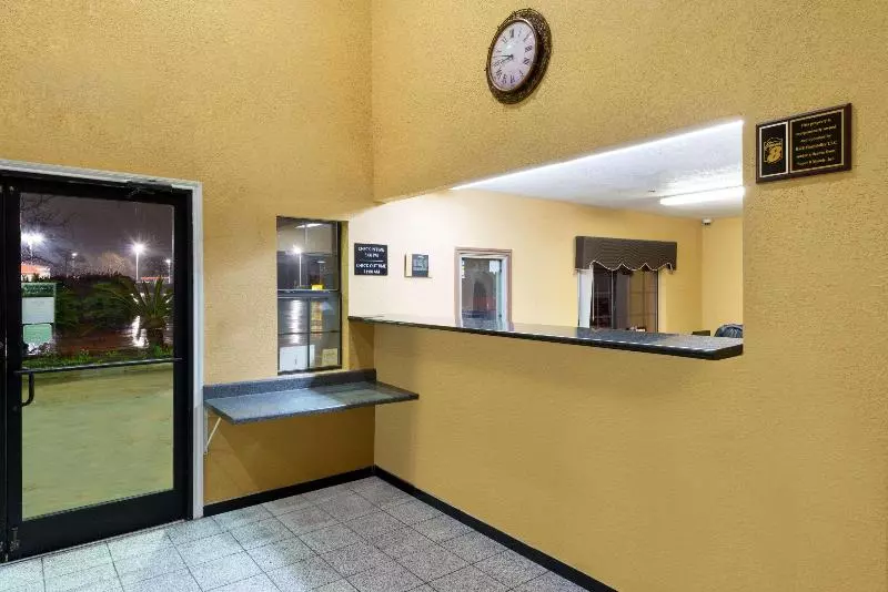 בית מלון כפרי Super 8 By Wyndham San Antonio/riverwalk Area