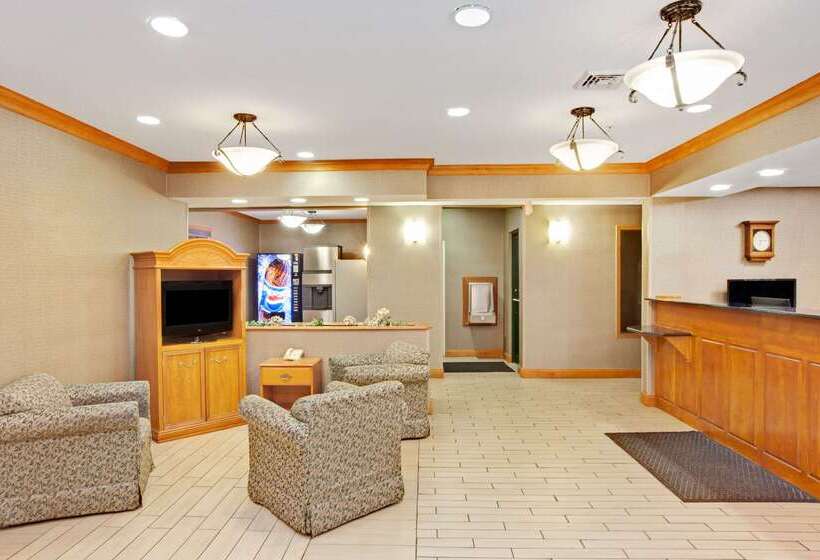 فندق Super 8 By Wyndham South Bend