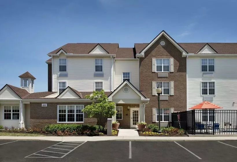 Отель Towneplace Suites Columbus Airport Gahanna